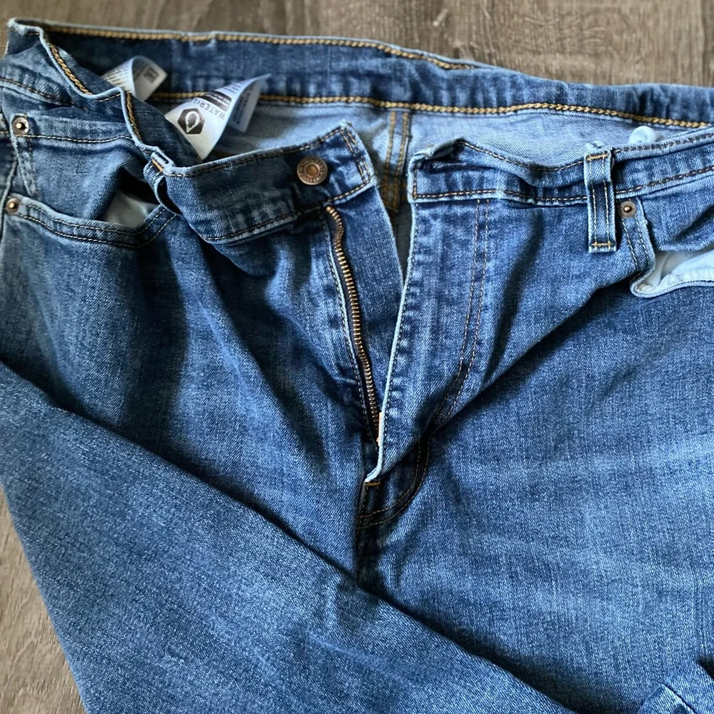Levi’s 511 Slim, 38x32, medium dark wash